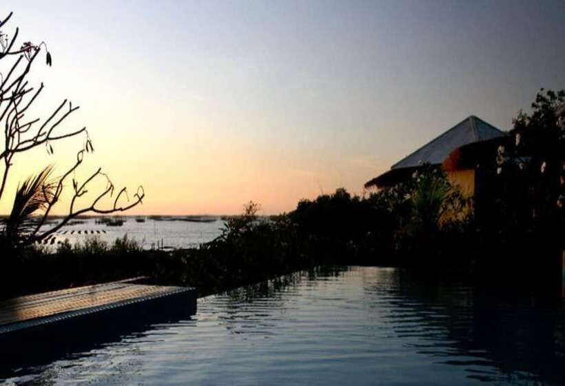 هتل Tamarina Resort Arng Sila