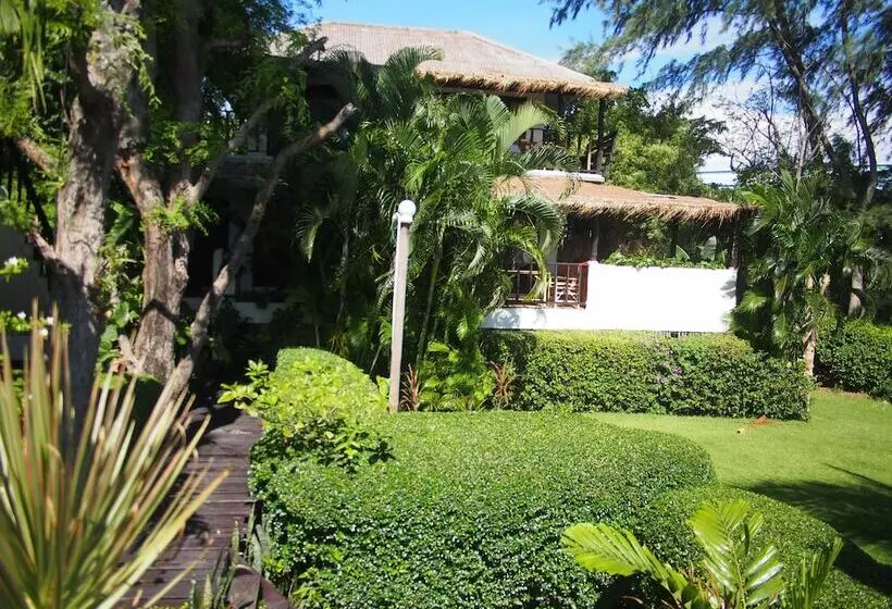 هتل Tamarina Resort Arng Sila