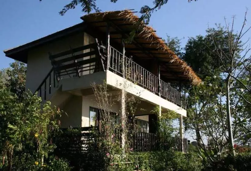 هتل Tamarina Resort Arng Sila