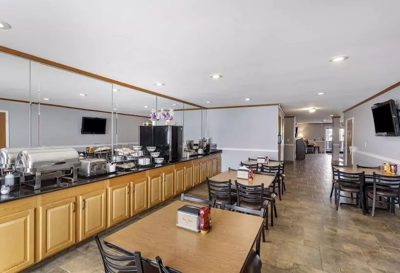 Отель The Riverstone Inn