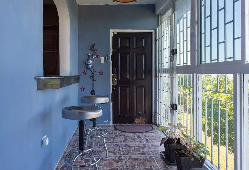 Modern Bilton Apartment