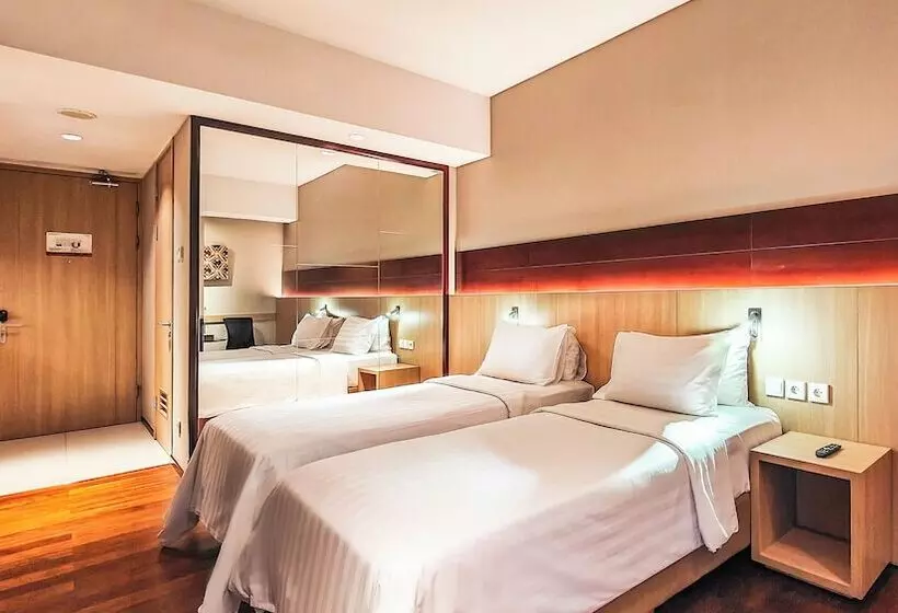 Ra Premiere Simatupang