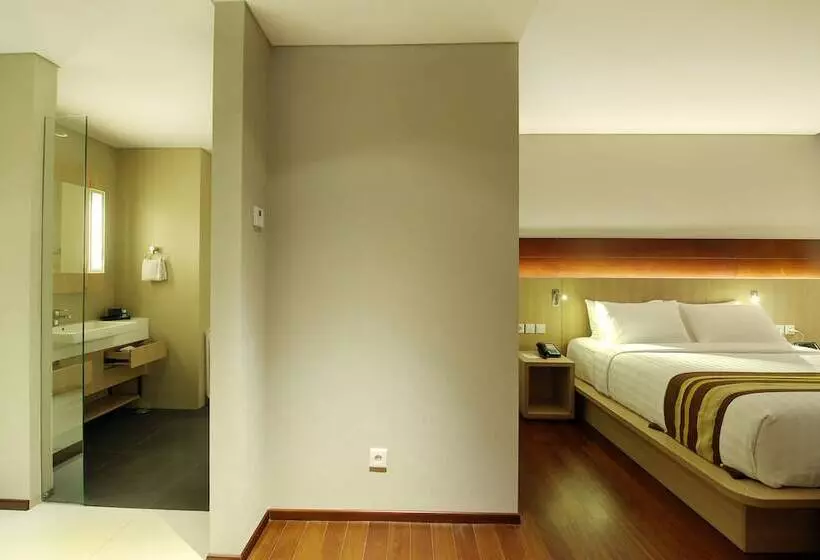 Ra Premiere Simatupang