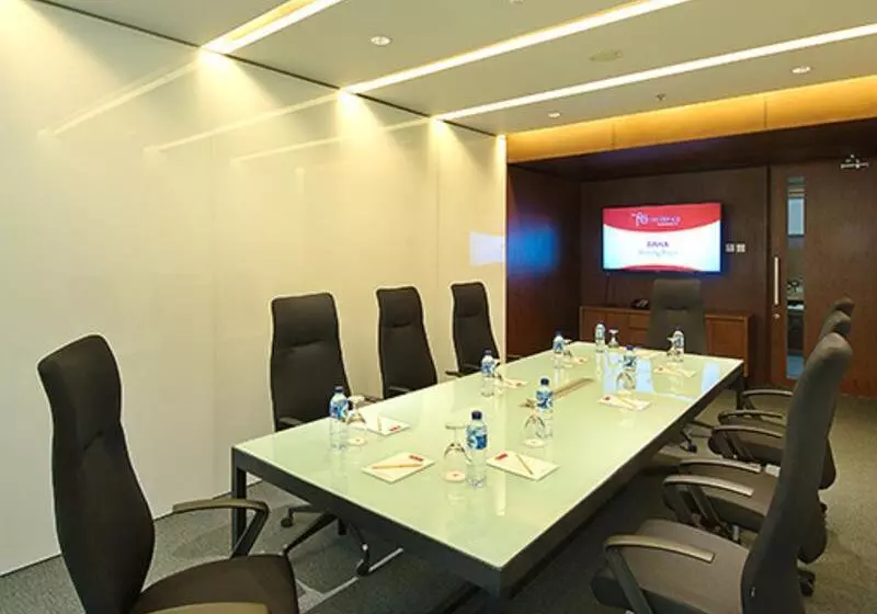 Ra Premiere Simatupang