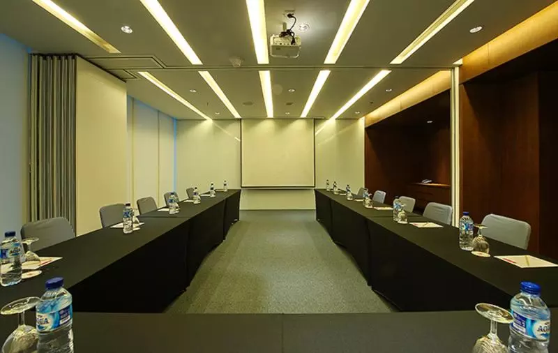 Ra Premiere Simatupang