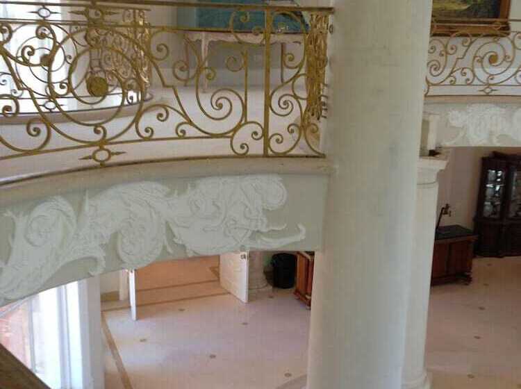 The Stradella Court Mansion