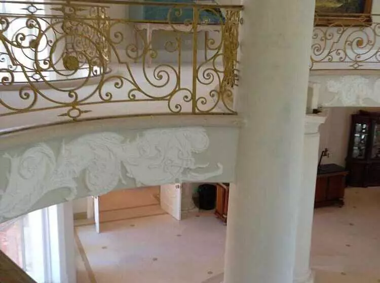 The Stradella Court Mansion