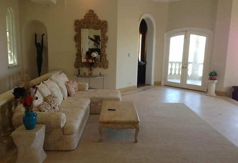 The Stradella Court Mansion