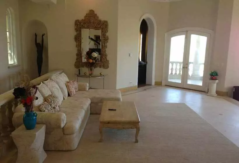 The Stradella Court Mansion