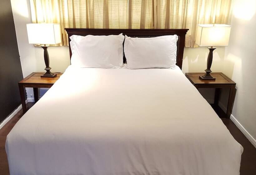 4 Bedroom Celebrity House With Pool & City View