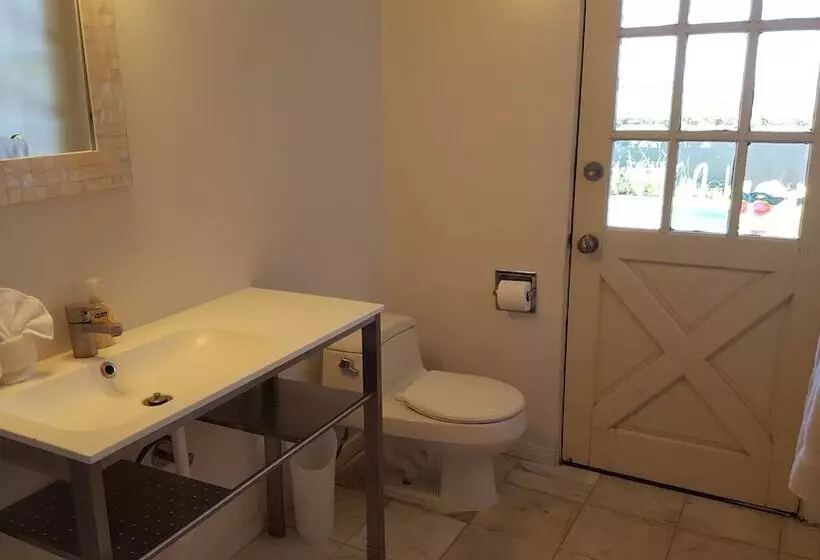 4 Bedroom Celebrity House With Pool & City View