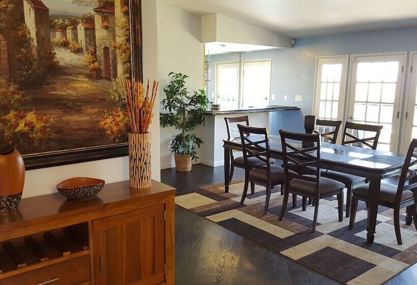 4 Bedroom Celebrity House With Pool & City View