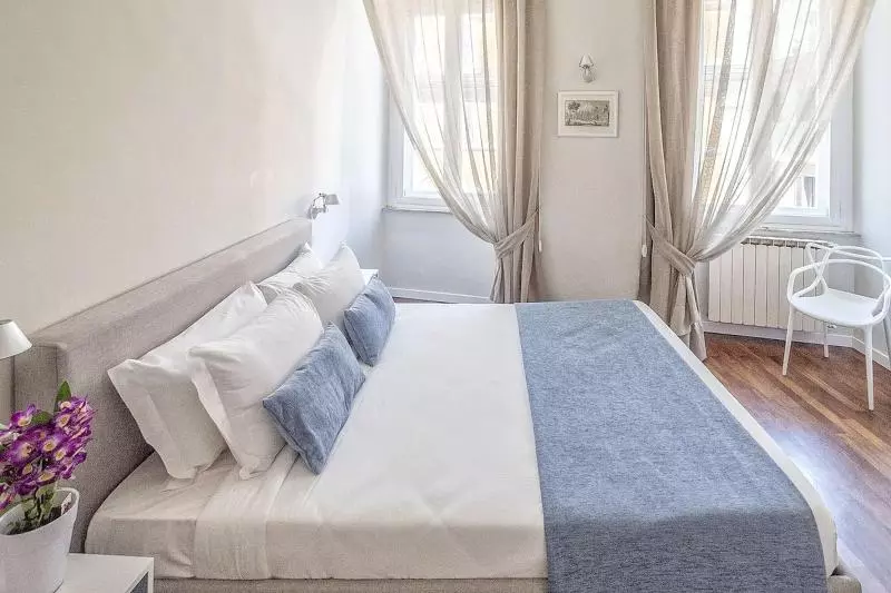 تختخواب و صبحانه Little Queen Relais