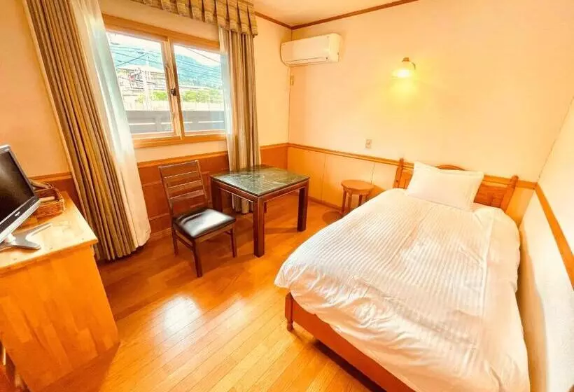 تختخواب و صبحانه Nikko Akarinoyado Villa Revage