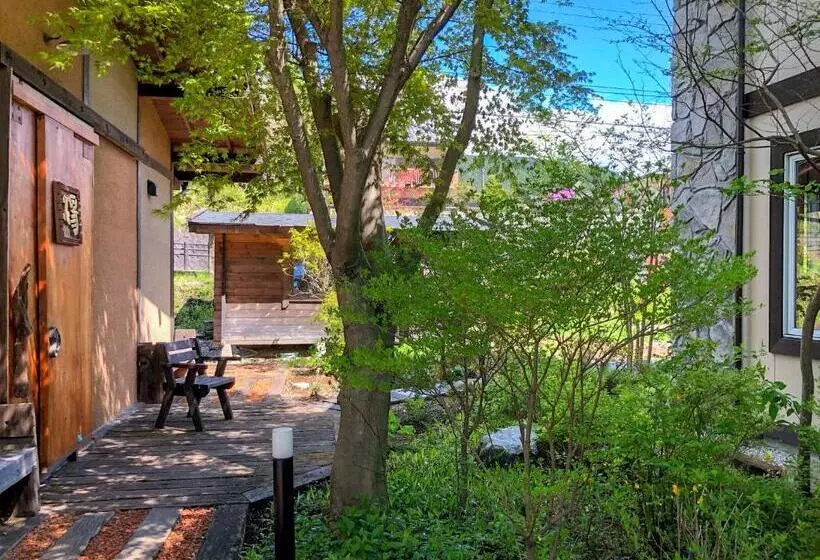 تختخواب و صبحانه Nikko Akarinoyado Villa Revage