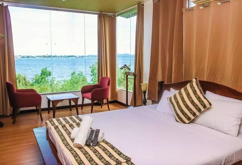 Marina Palawan Resort