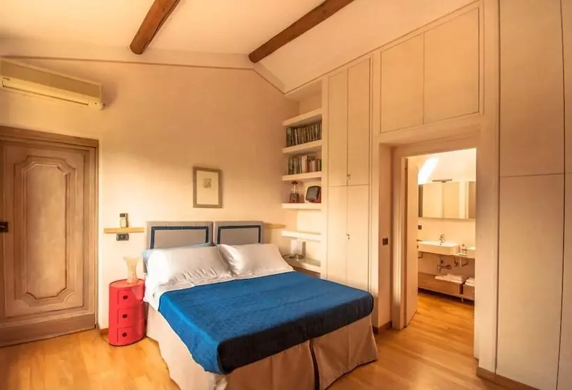 پانسیون Podere La Rondine