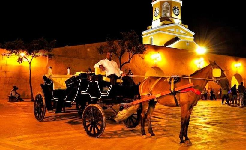 فندق Apartamentos Frente Al Mar Cartagena Edificio Palmetto