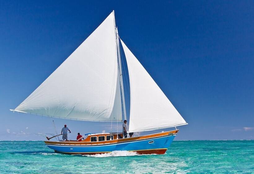 هتل Blue Tang Inn