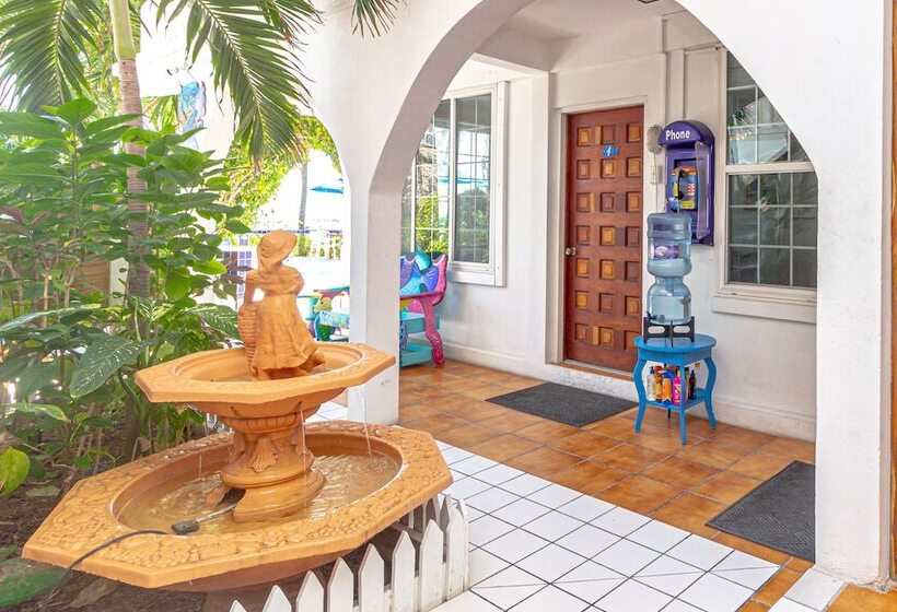 هتل Blue Tang Inn