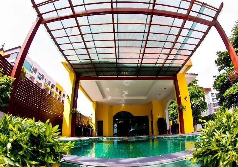 هتل Coasta Bangsaen