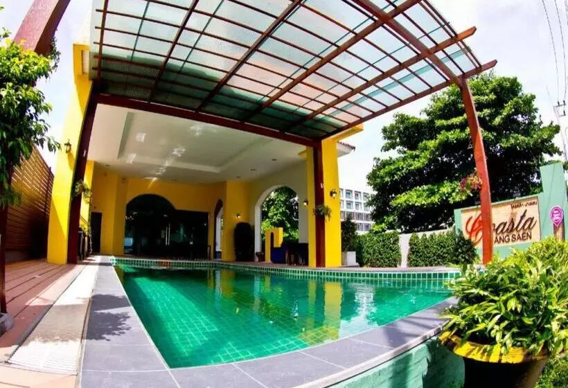 هتل Coasta Bangsaen
