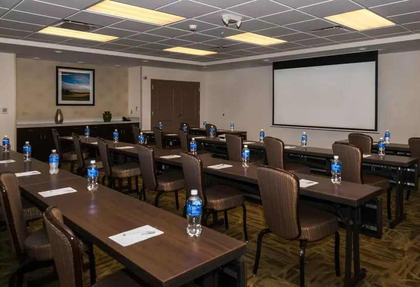 Отель Hampton Inn & Suites New Albany Columbus