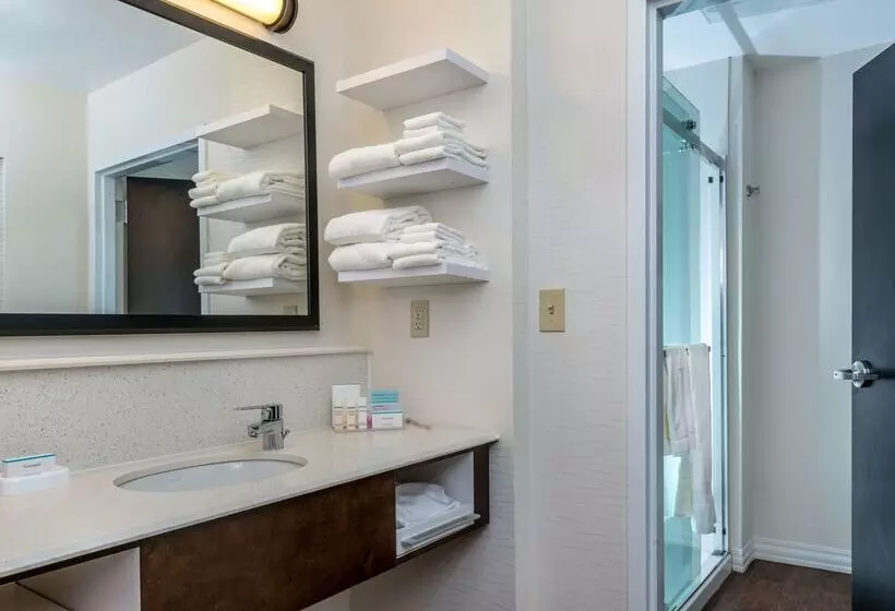 Отель Hampton Inn & Suites New Albany Columbus