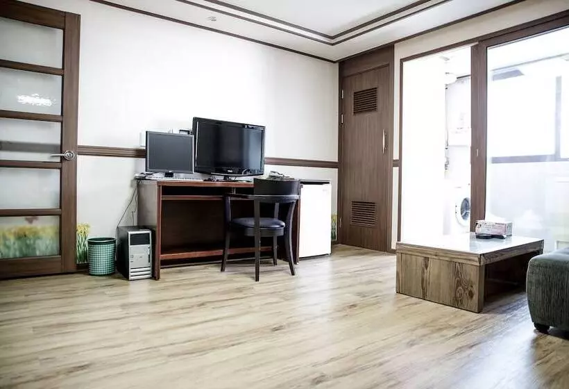 Hill Stay Hotel Residence