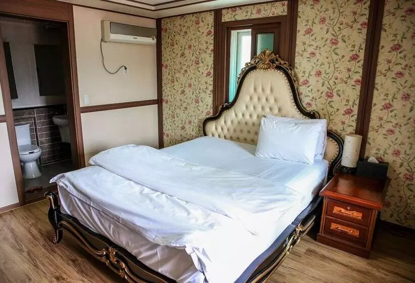 Hill Stay Hotel Residence