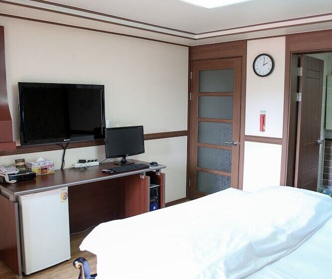 Hill Stay Hotel Residence