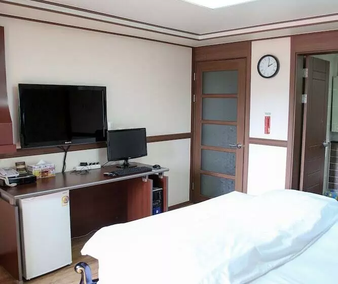 Hill Stay Hotel Residence