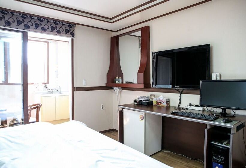 Hill Stay Hotel Residence