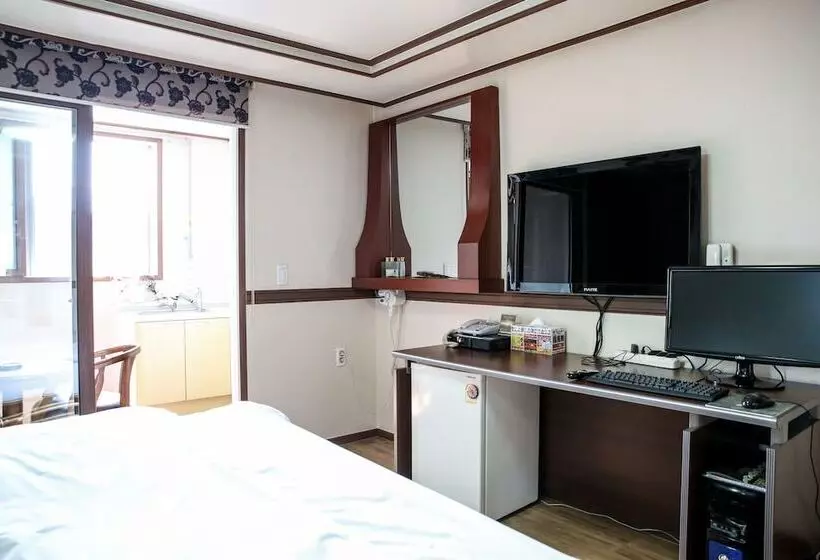 Hill Stay Hotel Residence