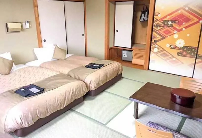 בית מלון כפרי Livemax Resort Kaga Yamashiro