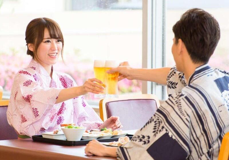 בית מלון כפרי Livemax Resort Kaga Yamashiro