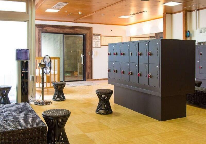 בית מלון כפרי Livemax Resort Kaga Yamashiro