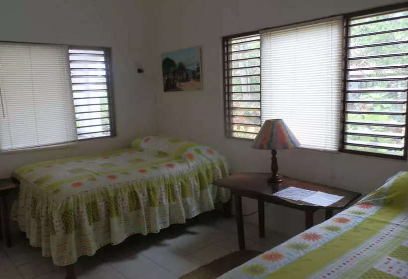 هتل Negril Yoga Centre Rooms & Cottages