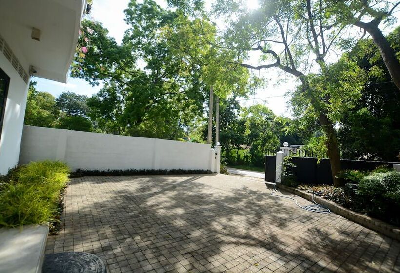 Hotell Pavana Resort