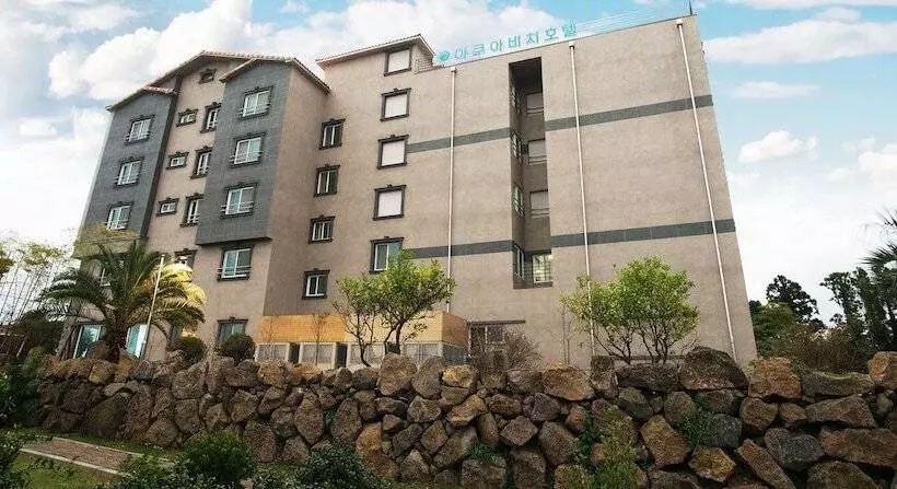 هتل Seongsan Aqua Beach