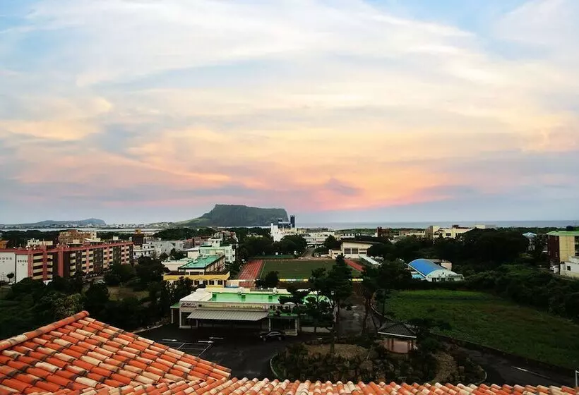 هتل Seongsan Aqua Beach