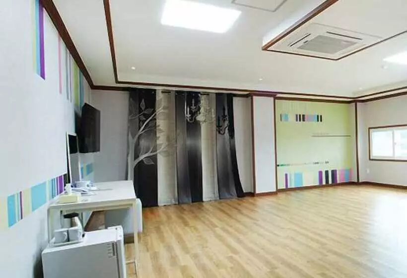 هتل Seongsan Aqua Beach