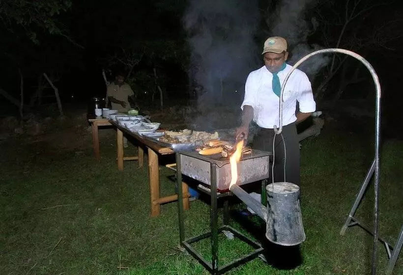 هتل The Yala Camping