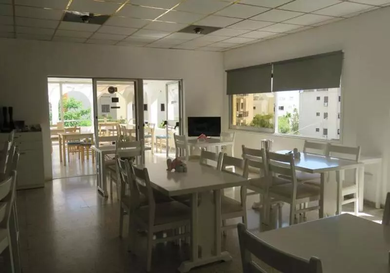 Polyxeni Hotel Apartments