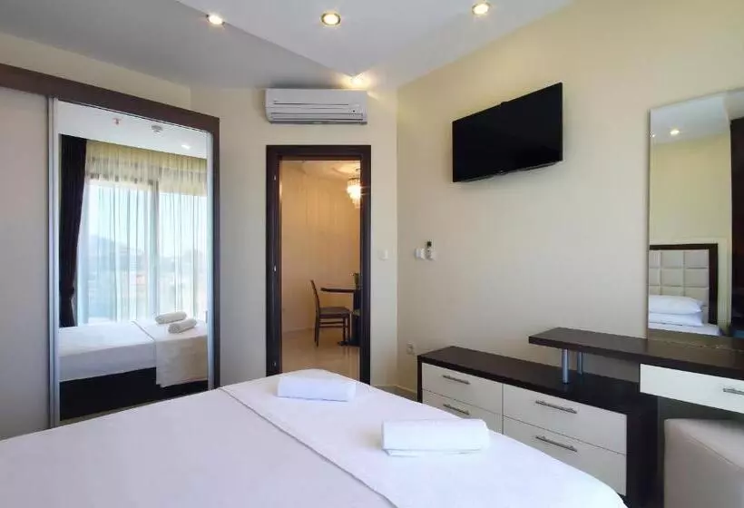 Shine Residence