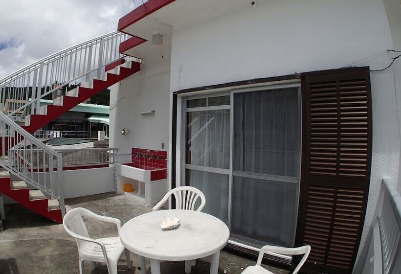 فندق صغير Okinawa Resort