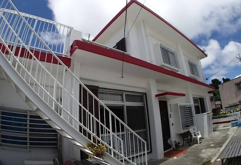 فندق صغير Okinawa Resort