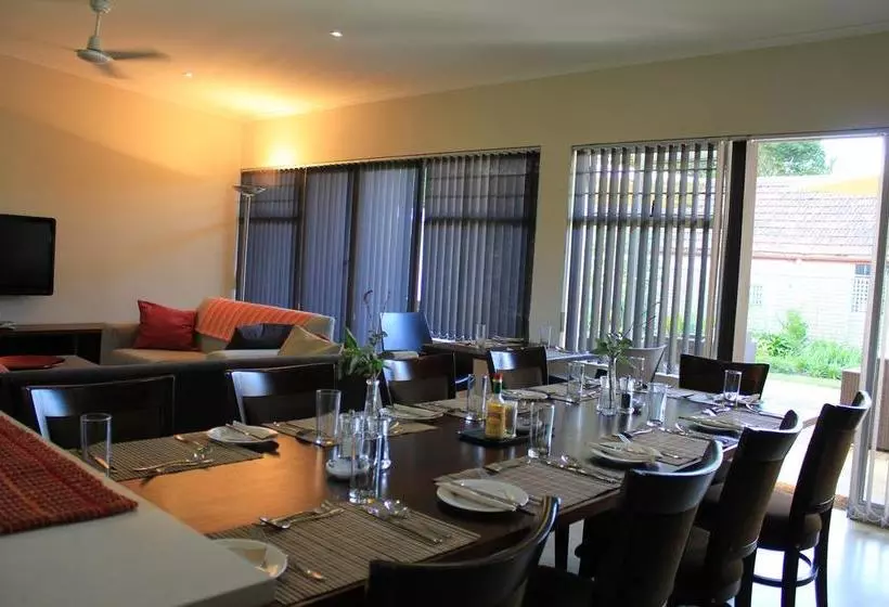 مبيت وإفطار Innzululand Guest Lodge