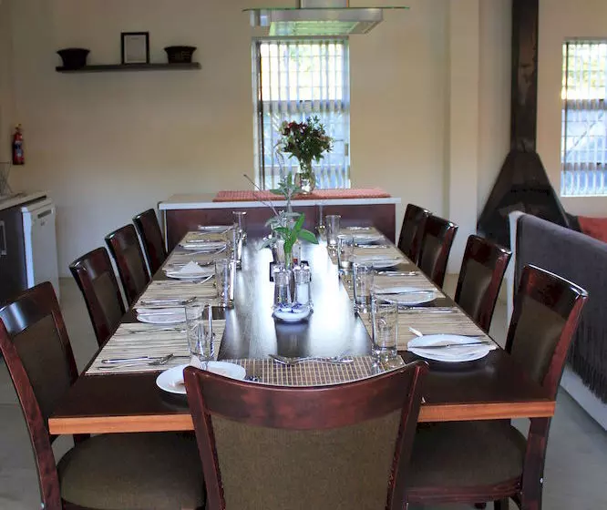 مبيت وإفطار Innzululand Guest Lodge