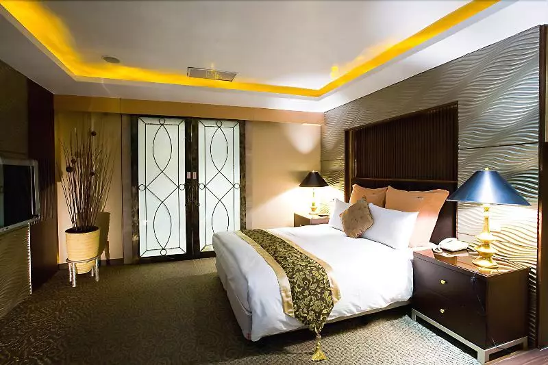 Crystal Business Motel